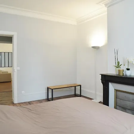 Apartment -votre Nid Familial Parisien - Batignolles